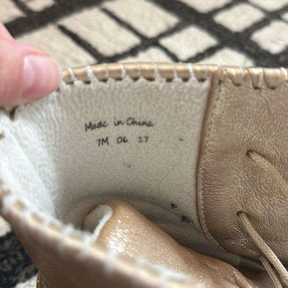 Jack rogers gold rain boot size 7 women’s - Picture 5 of 7